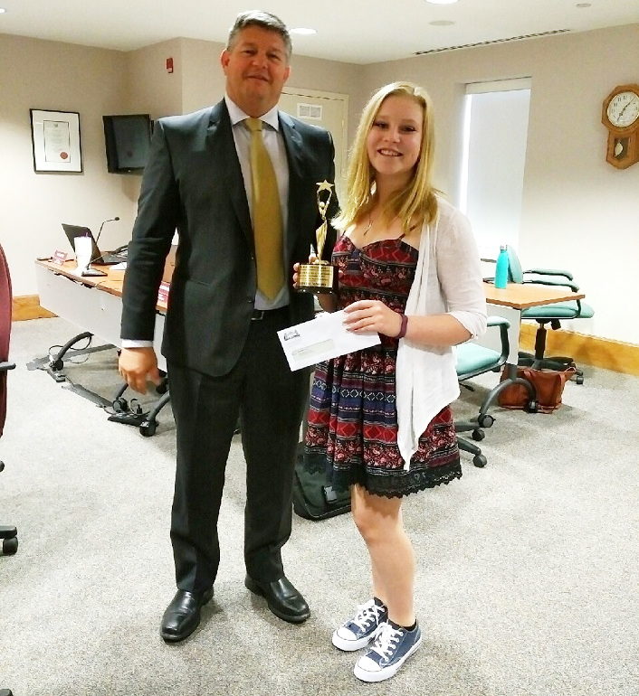 Briar Summers (right with Mayor Scott Aitchison) received The Bill Award in 2018 (Photo: Town of Huntsville)