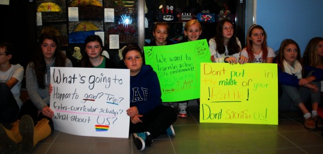 Pine Glen Public School students stage peaceful protest in response to teacher job action