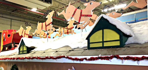 Building Santa’s float is a beloved tradition for Kimberly-Clark volunteers