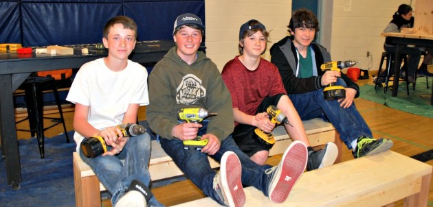 Riverside students build harvest tables for local charities