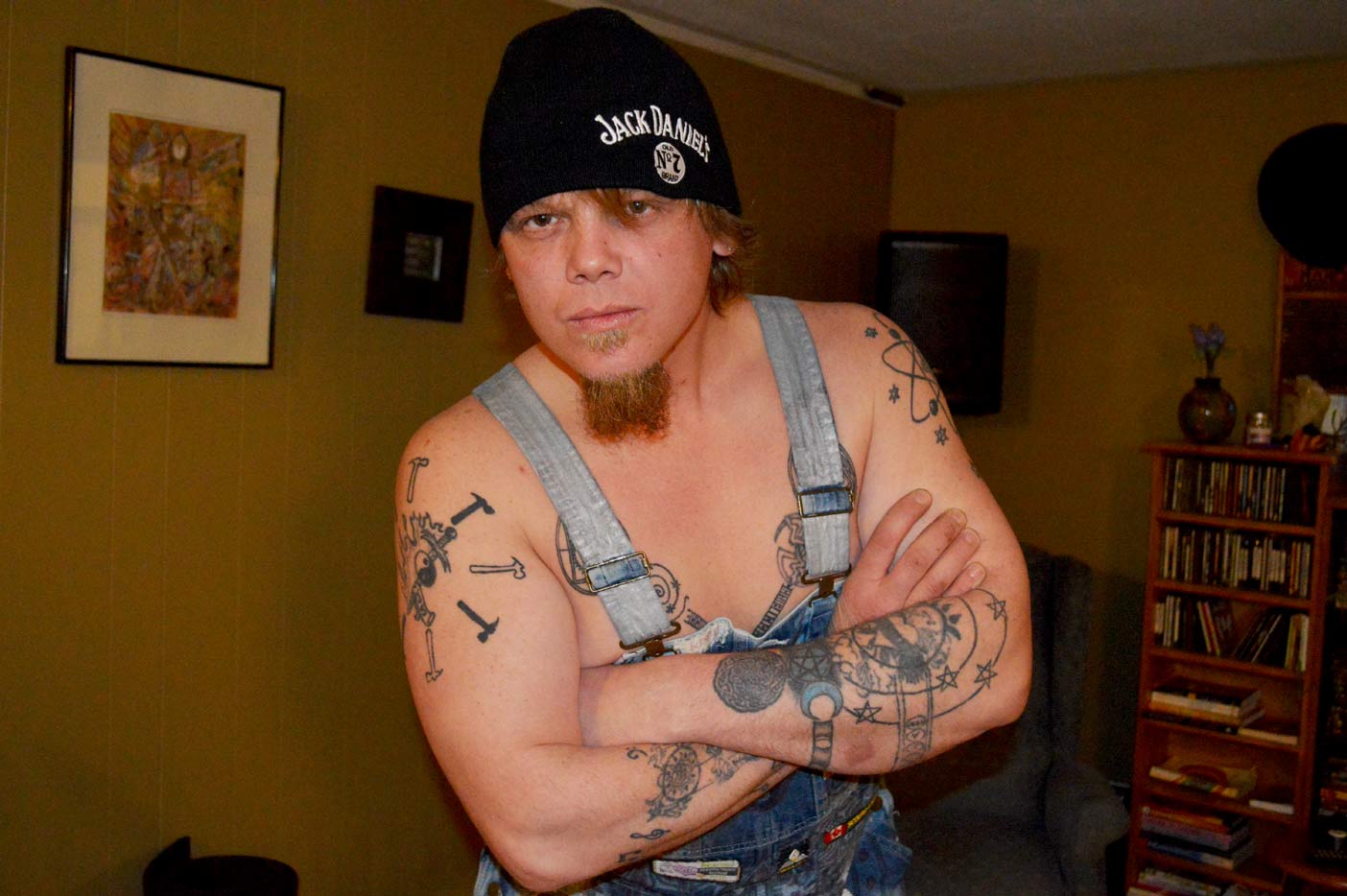 Jeff getting into the role of his alter-ego. His overalls are a key to his image as a rowdy hillbilly.