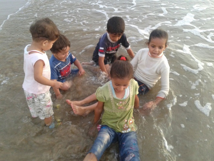 The Syrian children at the beach