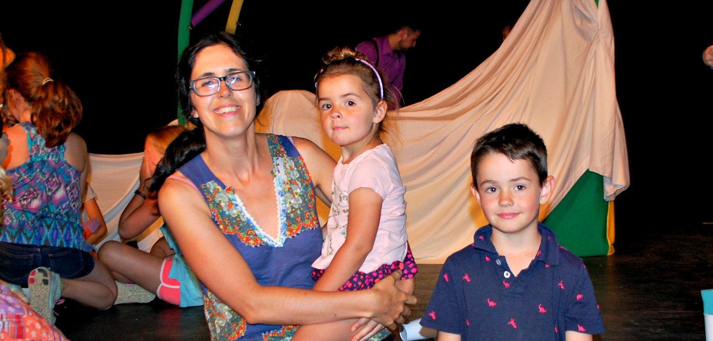 My dates for the show: Shannan (right) and Susannah Pratt with mom Sarah Spring