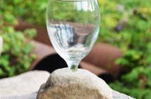 Rudi Stade's rock-based wine glass