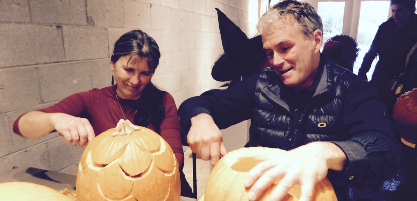 Pam Carnochan and Jamie Honderich take carving seriously