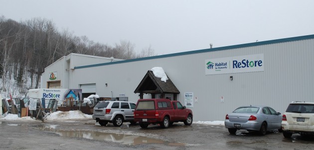 Thieves steal funds from Habitat for Humanity ReStore during break-in