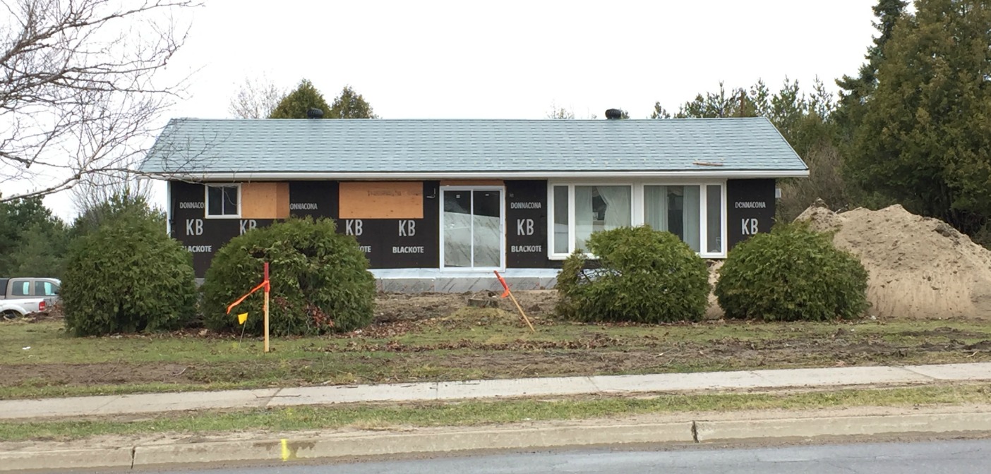 234 Main St W