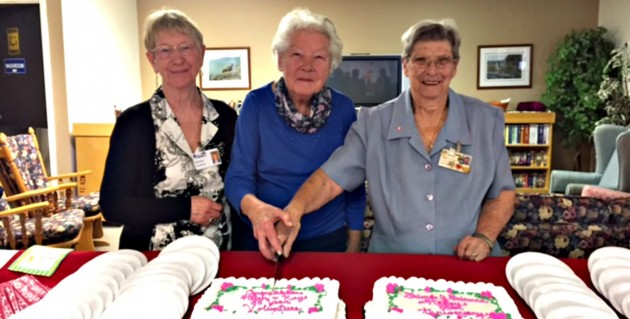 Friends of Fairvern recognizes two volunteers for 35 years of service