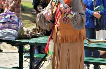 Ruth Wagner greets the dignitaries with fiddling