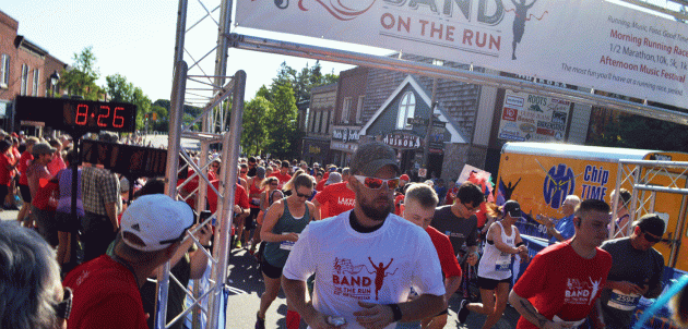 2,100 runners raise more than $13,000 for Community Living Huntsville at Band on the Run