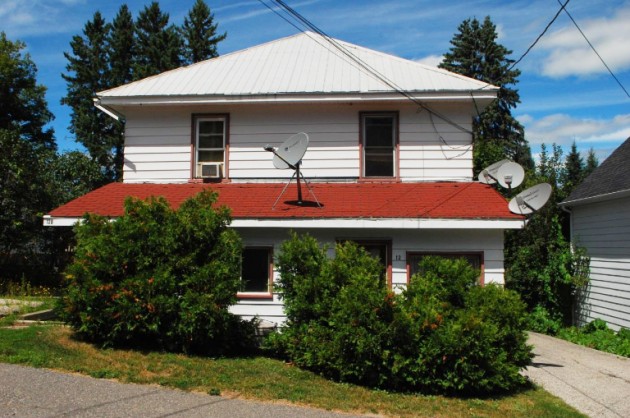 Committee moves to recognize existing apartments on Duncan Street