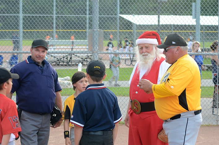 Santa even made a pre-game visit to the Muskoka Cup! (supplied photo)