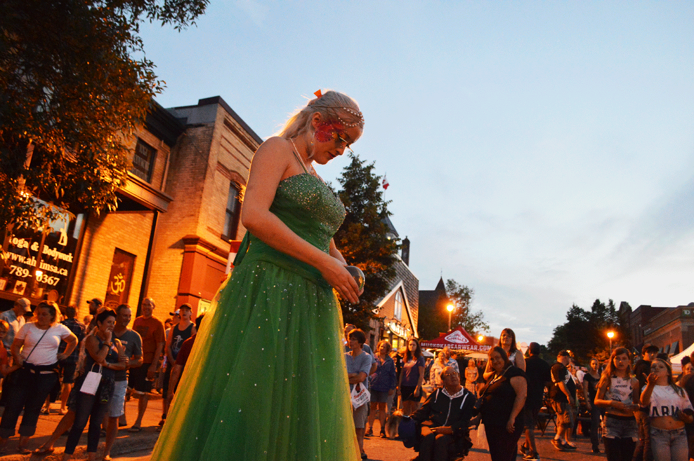 Gaia wowed a large audience with her contact juggling performance. This year’s Midnight Madness was another huge success.