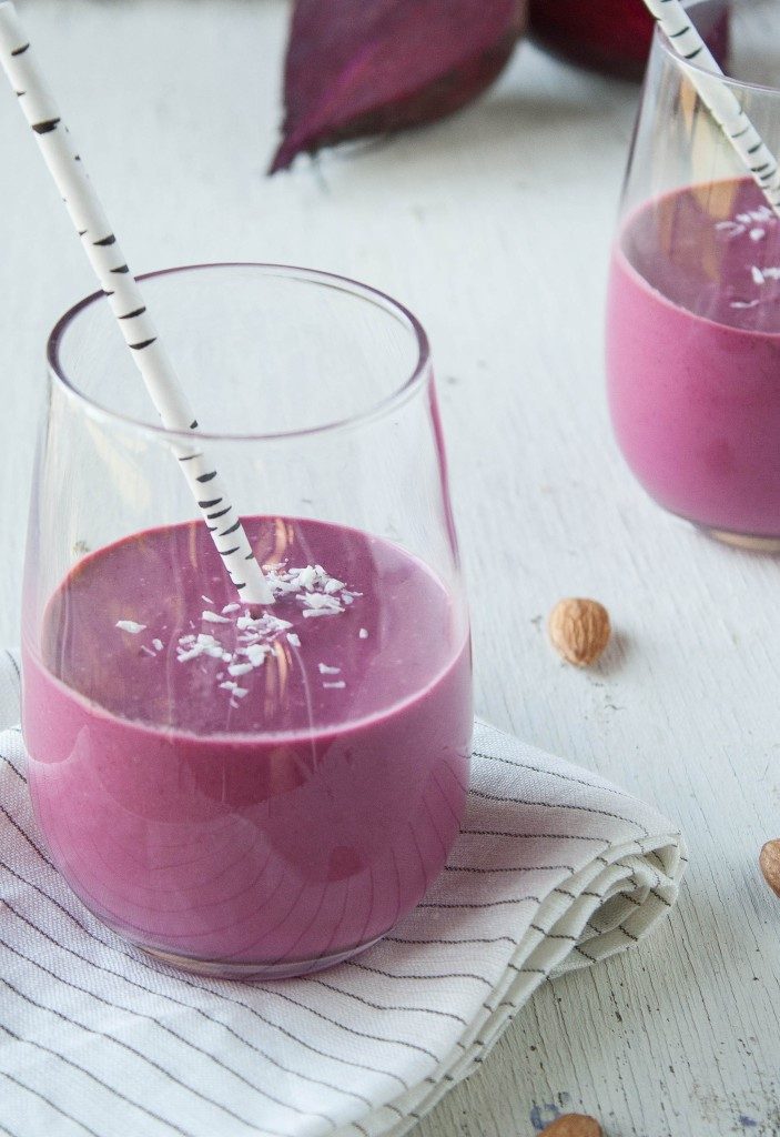 Beet Smoothie (dishingupthedirt.ca)