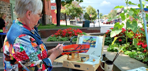 Off the Wall: En Plein Air raises almost $2,000 for student art bursaries
