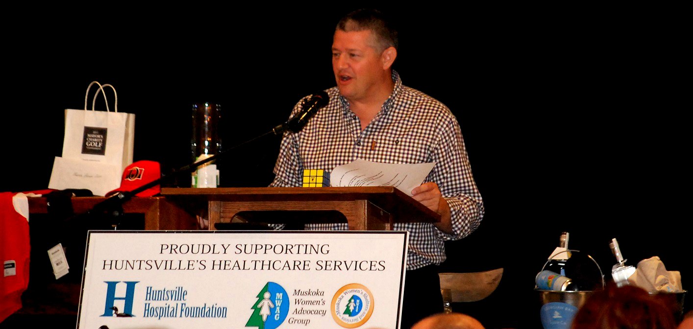 Mayor Scott Aitchison thanks attendees at the 2017 Mayor’s Charity Golf Tournament