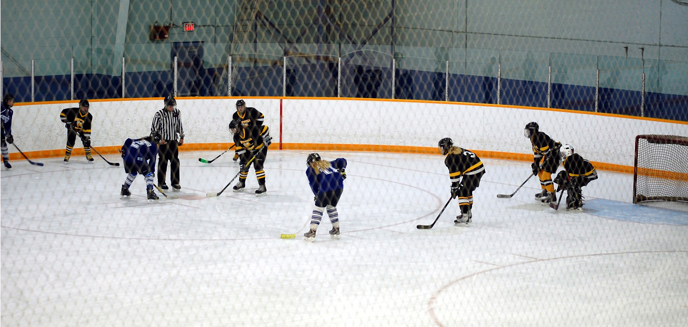 The Huntsville Bantam Sting faced off against the North Simcoe Bantam Blue Capitals on October 28 in Baysville