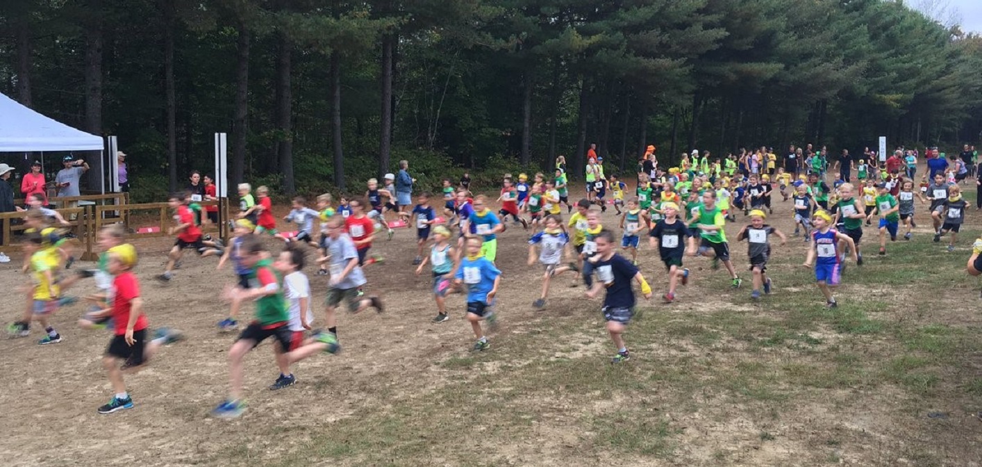 Students from across Muskoka gathered at Arrowhead Provincial Park for the annual Hoya Hills XC Invitational (Photo: Kim Small)
