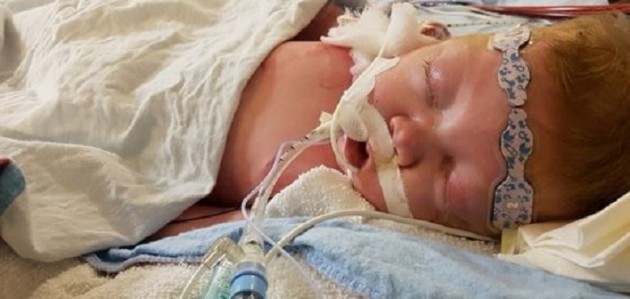 Friends support family of baby Clark as they prepare to spend his first Christmas in hospital