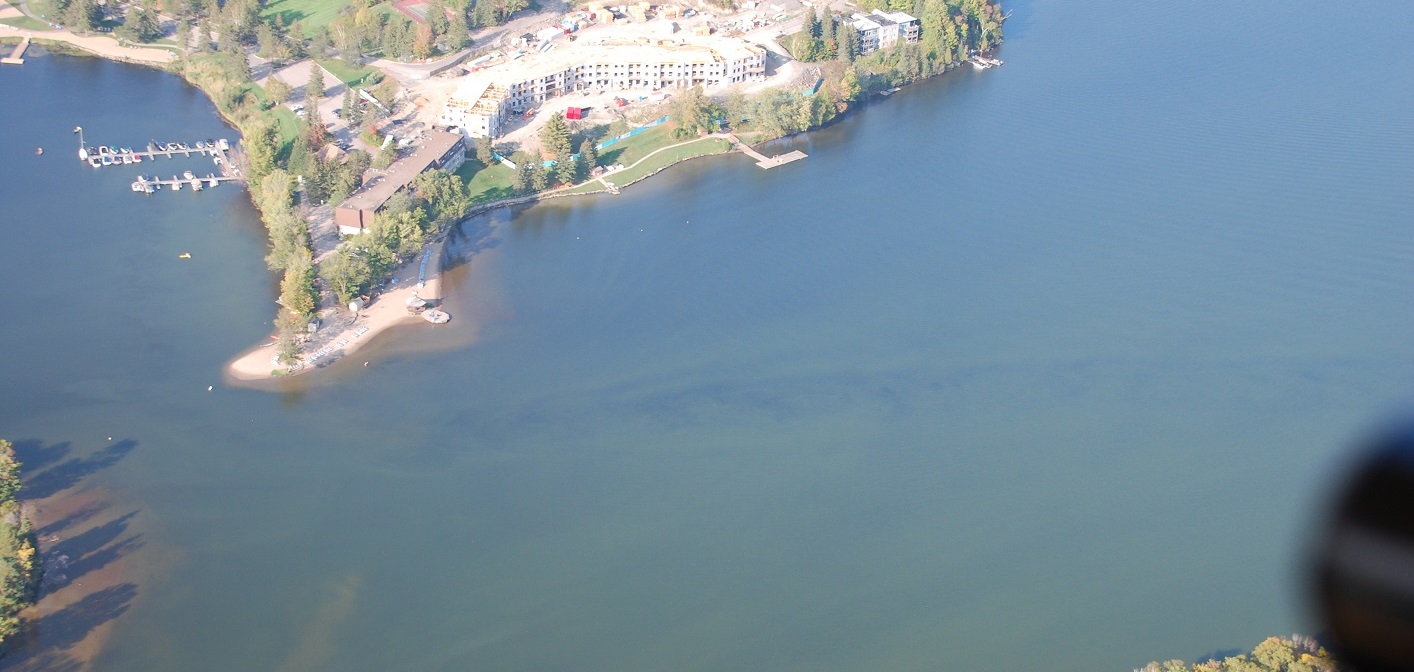 September 22, 2017 Algae bloom near Deerhurst Resort on Peninsula Lake (Photo: Brain Tapley)