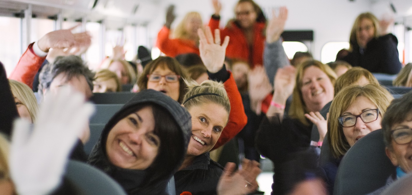 Girlfriends’ Getaway shuttle bus (Photo: Sawmill Creative)
