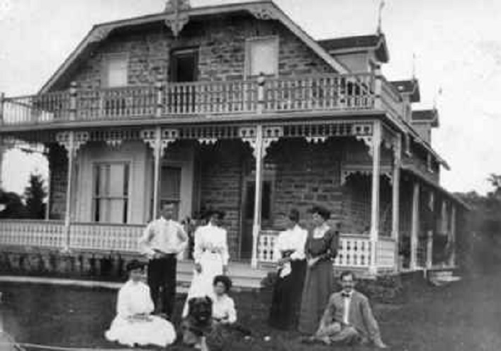 The Fleming Scott Gilchrist house ca. 1909 (Photo: Muskoka Digital Archives)