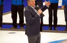 Mayor Scott Aitchison thanks the volunteers for their hard work (Photo: Dawn Huddlestone)