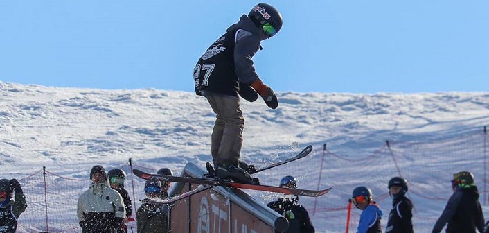 Muskoka Ski Club member Thomas McEwen in competition at the Timber Tour provincial championships (Photo: @agenda.freeski / Instagram)