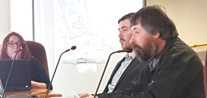 Ron Earl talks to committee at its March 14 meeting.