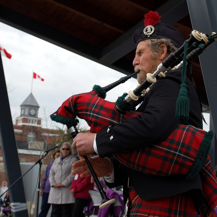Piper Wayne Parker plays Amazing Grace to begin the hike