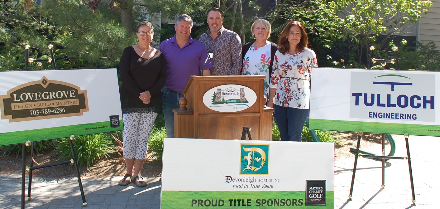 Beneficiaries and sponsors of the 2018 Mayor’s Golf Tournament join Mayor Scott Aitchison to officially kick off the event