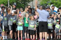 Mayor Scott Aitchison give the kids a pep talk before starting