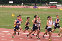 Cam Heinz (at left) in an OFSAA 1500m heat (Photo: Vanessa Taylor)