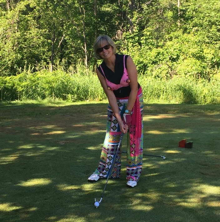 Kathy Barrs tees up