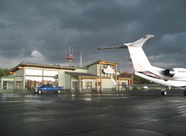 Councillors hope new governance model for Muskoka Airport will help it break even
