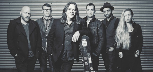 And the mystery artist is… Alan Doyle!