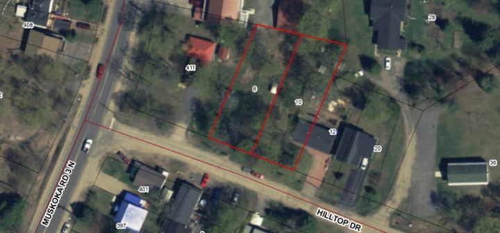 The two lots on Hilltop Drive marked in red would be merged to create an eightplex.