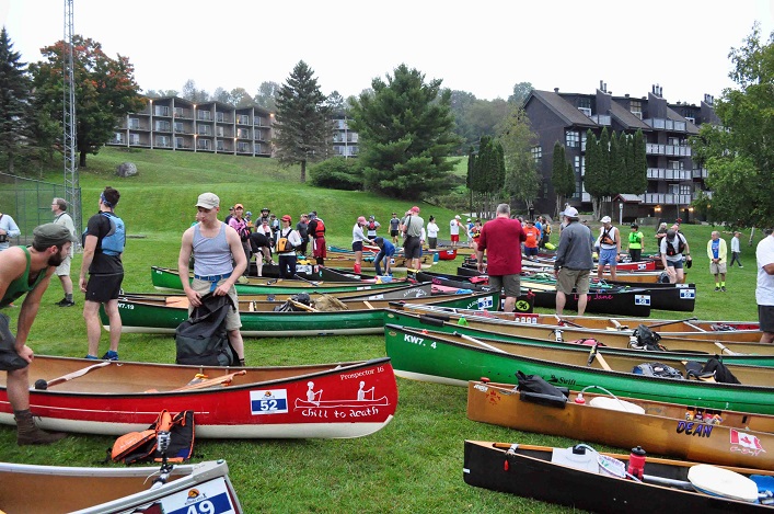 Teams prep for the early morning start (Photo: Cheyenne Wood)