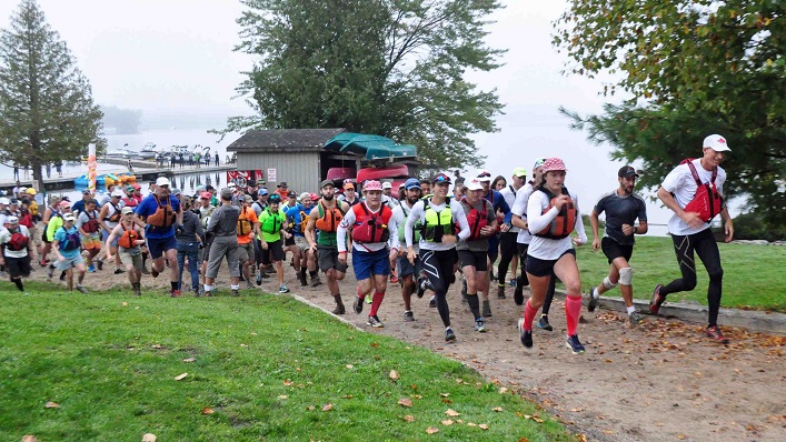 Racers sprint to their vessels to begin the race (Photo: Cheyenne Wood)