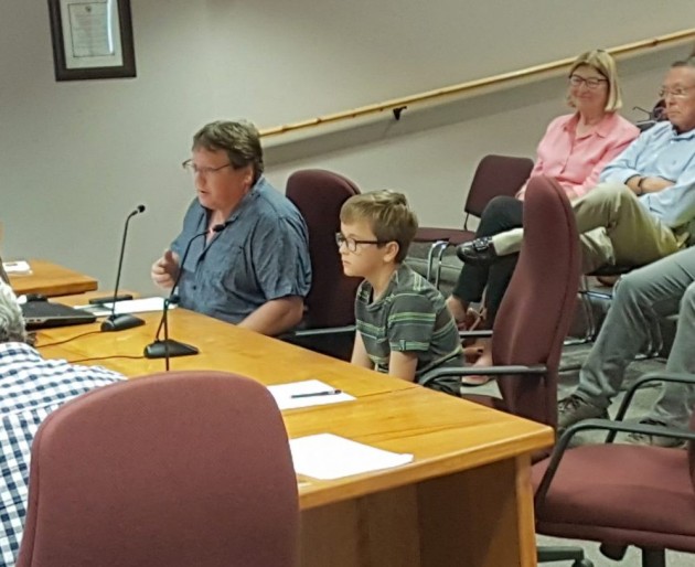Planning committee asks staff to review Huntsville’s chicken bylaw