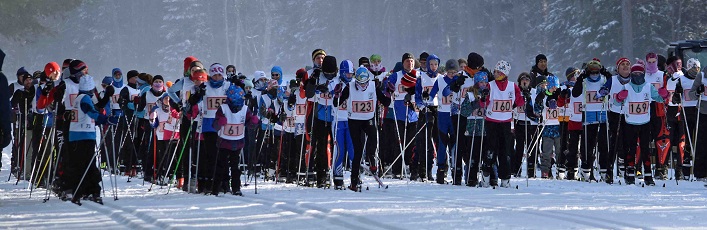 The 5k racers line up at the start for the 2019 Muskoka Loppet