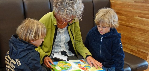 Library encourages everyone to #Readfor15Muskoka on Family Literacy Day