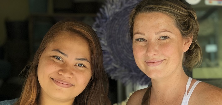 Lucy Myers (right) with a Balinese artisan (supplied)