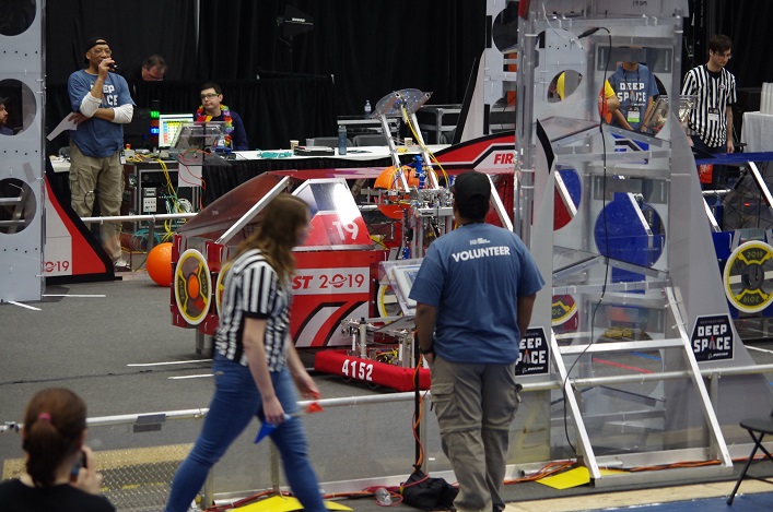 The Hoyas robot delivers its cargo on the playing field at Durham College (supplied)