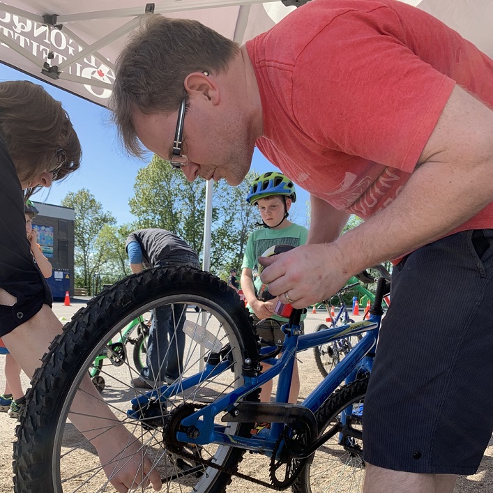 Algonquin Outfitters gave every bike at the Kids' Bike Rodeo a safety check-up (Photo courtesy of The SportLab)