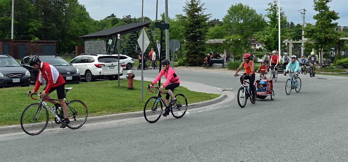 Dr. Lowell Greib leads the 2019 Mayor's Bike Ride