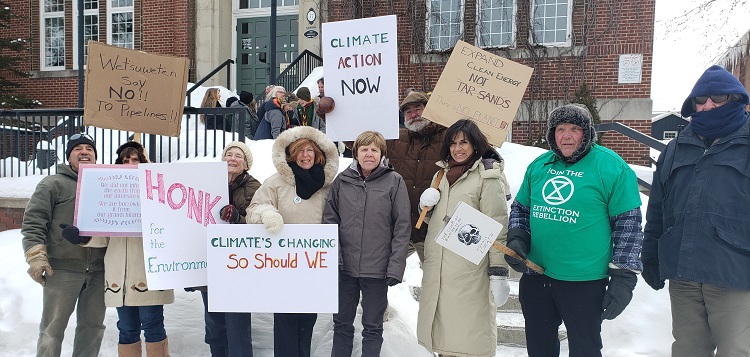Huntsville climate strike at Town Hall on Feb,14, 2020 (Dawn Huddlestone)