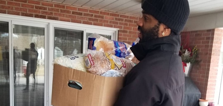 A box of food delivered to a local seniors’ residence (Muskoka Family Works on Instagram)