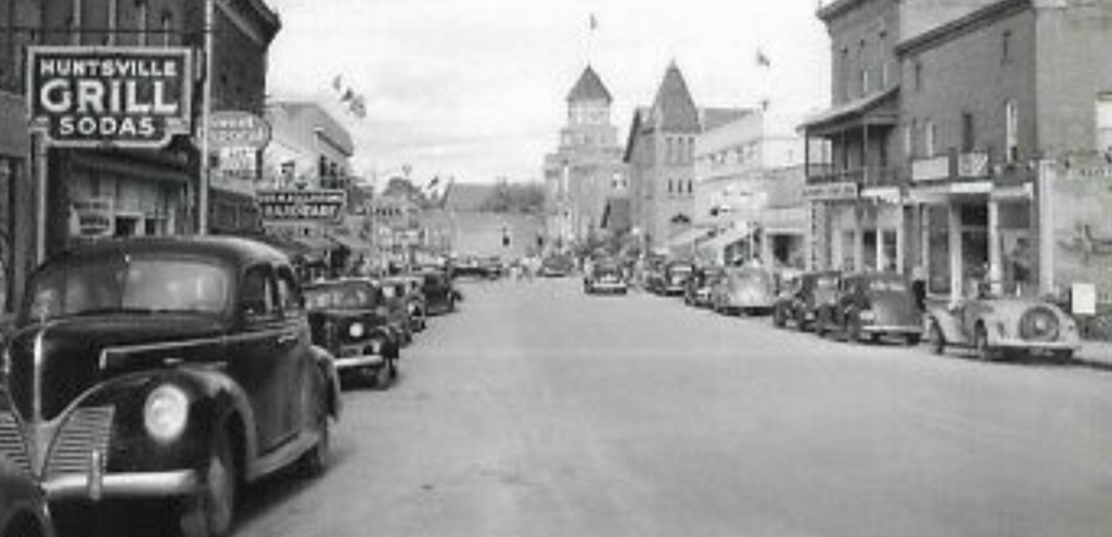 Wayback Wednesday 2020-14 Main Street Huntsville cropped (Postcard photo: Annabelle Studio)