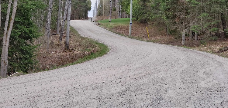 Gravel road (Tamara de la Vega)